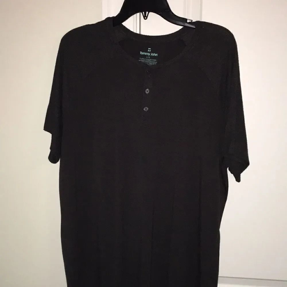 Tommy John Charcoal Gray Soft mens 3 Button soft Short sleeve Tee T shirt L/G
